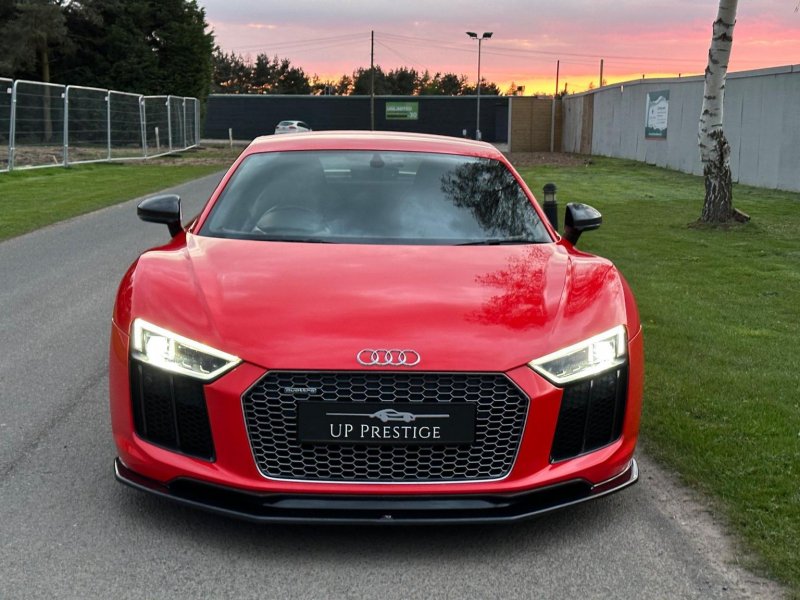 AUDI R8