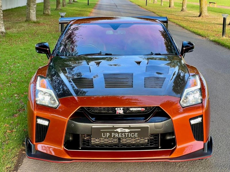 NISSAN GT-R