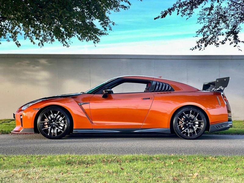 NISSAN GT-R