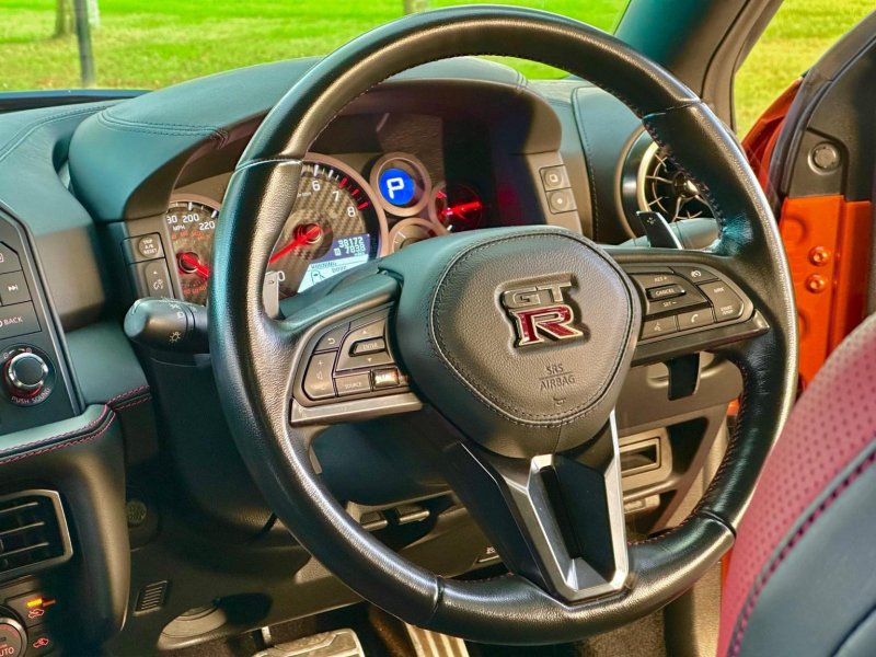 NISSAN GT-R