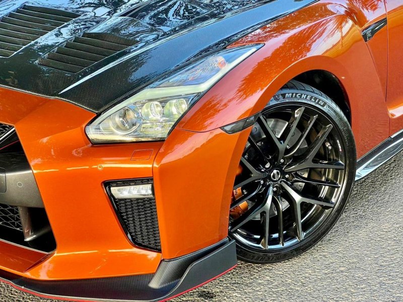 NISSAN GT-R
