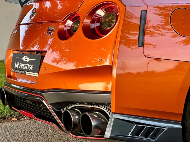 NISSAN GT-R