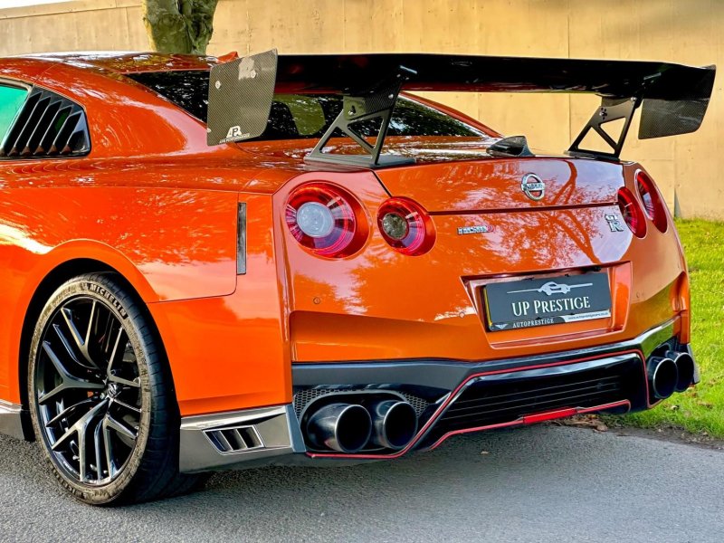 NISSAN GT-R