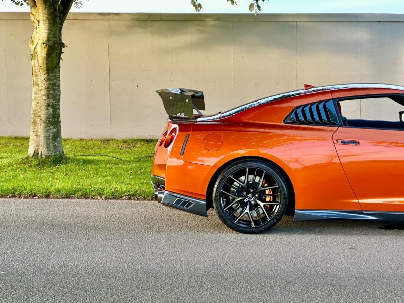 NISSAN GT-R