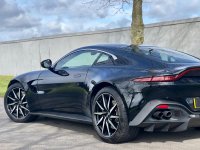 ASTON MARTIN VANTAGE