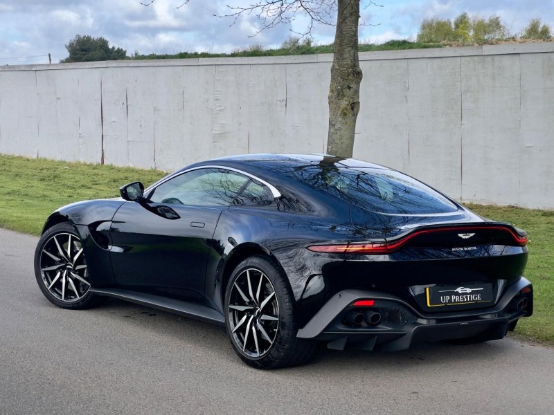 ASTON MARTIN VANTAGE