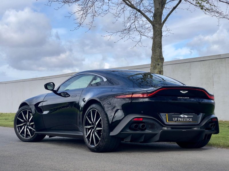 ASTON MARTIN VANTAGE