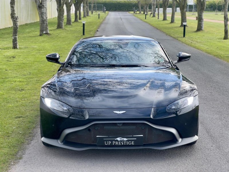 ASTON MARTIN VANTAGE
