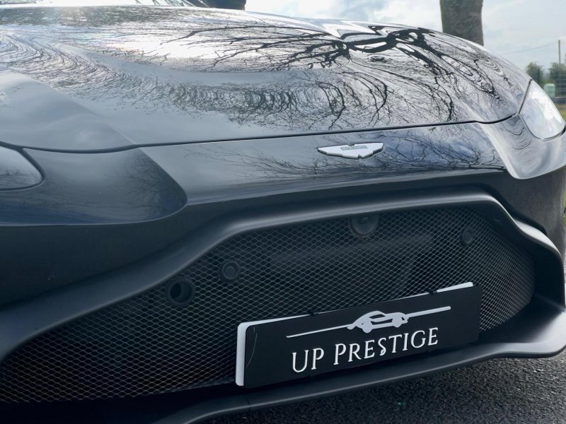 ASTON MARTIN VANTAGE