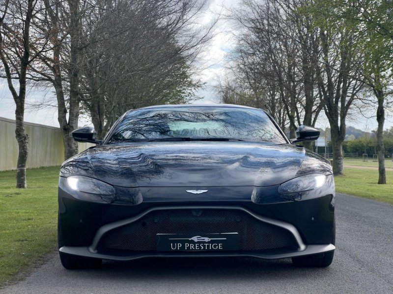 ASTON MARTIN VANTAGE