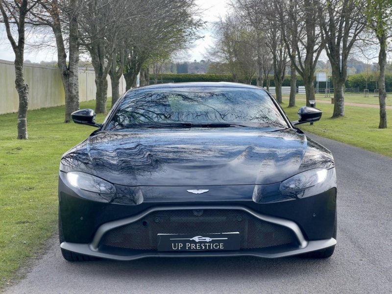 ASTON MARTIN VANTAGE