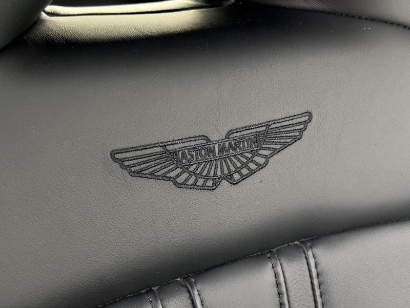 ASTON MARTIN VANTAGE
