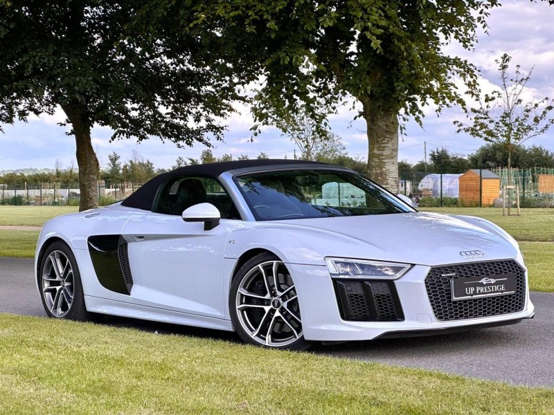 AUDI R8