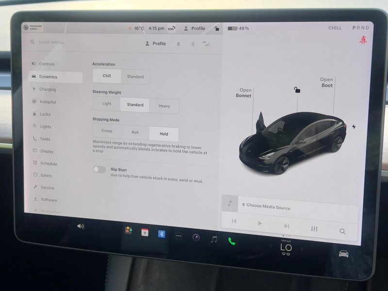 TESLA MODEL 3