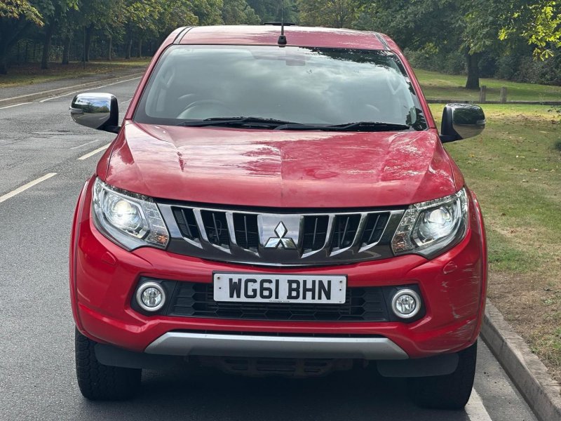 MITSUBISHI L200