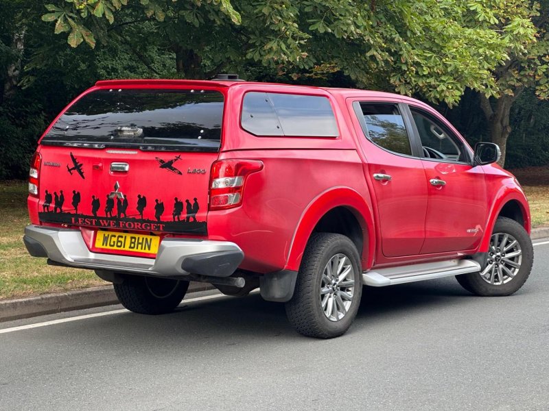 MITSUBISHI L200