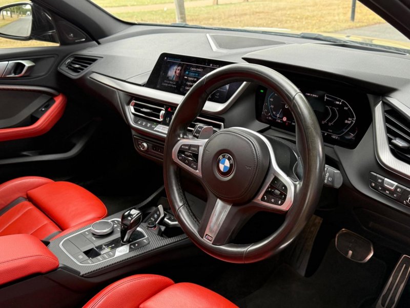 BMW 1 SERIES