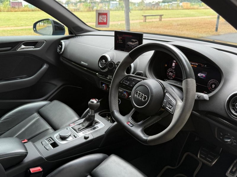 AUDI RS3