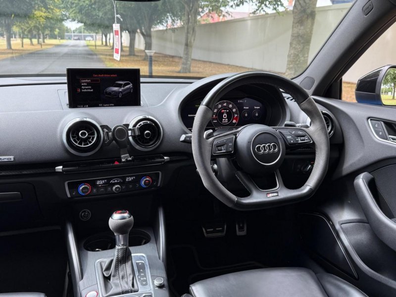 AUDI RS3